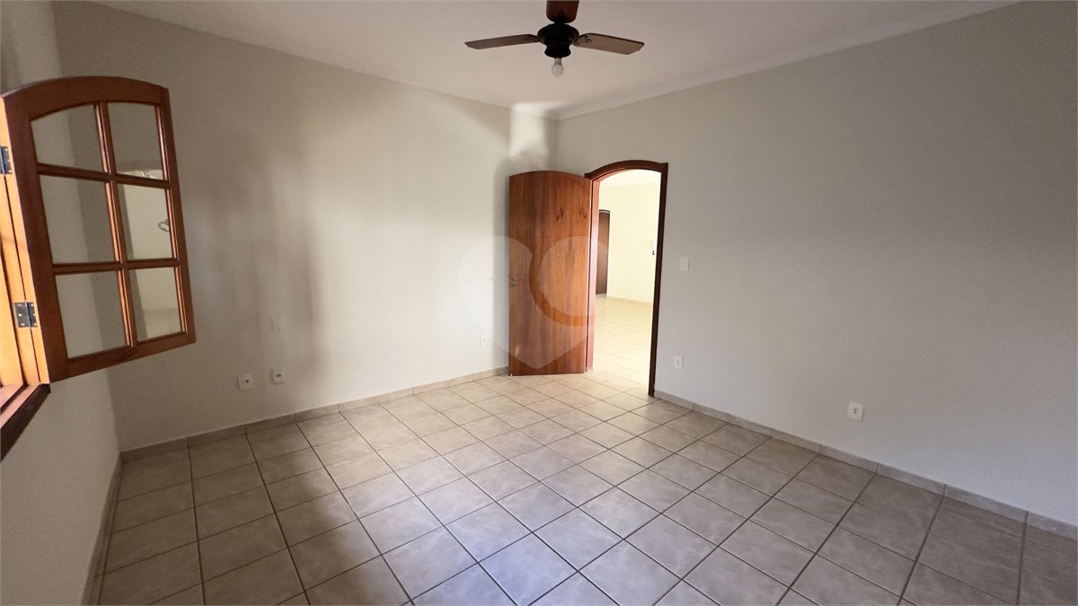 Casa à venda ou para alugar com 2 quartos, sendo 1 suíte, no condomínio Acmti - Colinas do Mosteiro, Terras de Itaici e Recanto dos Pássaros, Indaiatuba - SP