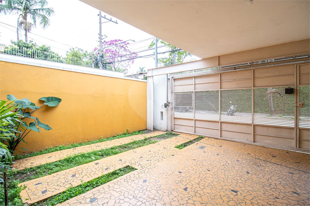 Sobrado à venda com 3 quartos, sendo 1 suíte, em Chácara Monte Alegre, São Paulo, SP