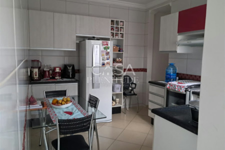 Casa à venda com 3 quartos, sendo 1 suíte, em Vila Haro, Sorocaba, SP