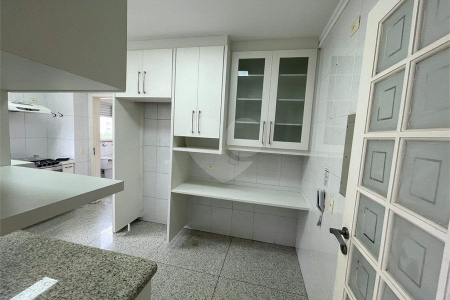 Apartamento à venda ou para alugar com 3 suítes em Morumbi, São Paulo, SP