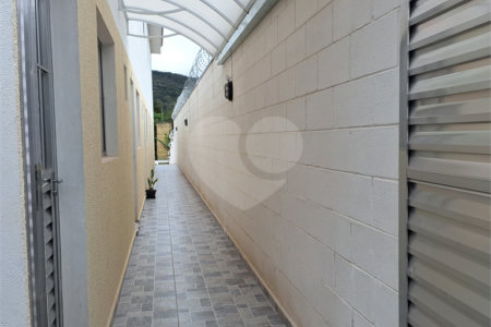 Casa à venda com 2 quartos no condomínio Residencial Cristal Lll, Mogi das Cruzes - SP