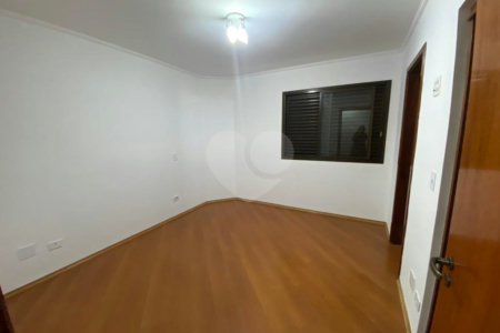 Apartamento com 4 dormitórios , sendo 1 suíte , 2 vagas , à venda na Moóca.