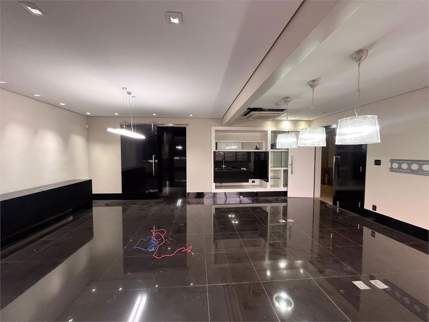 Prédio Corporativo em Santos | 4 Pavimentos | Galpão com Pé-Direito Duplo | Estrutura para +200 Pessoas | Compra Ou Locação