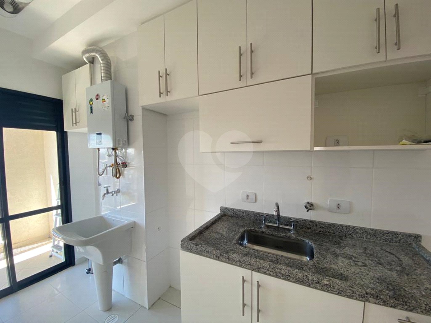 Apartamento à venda ou para alugar com 2 quartos, sendo 1 suíte, em Condomínio Granja Viana Ii, Cotia, SP