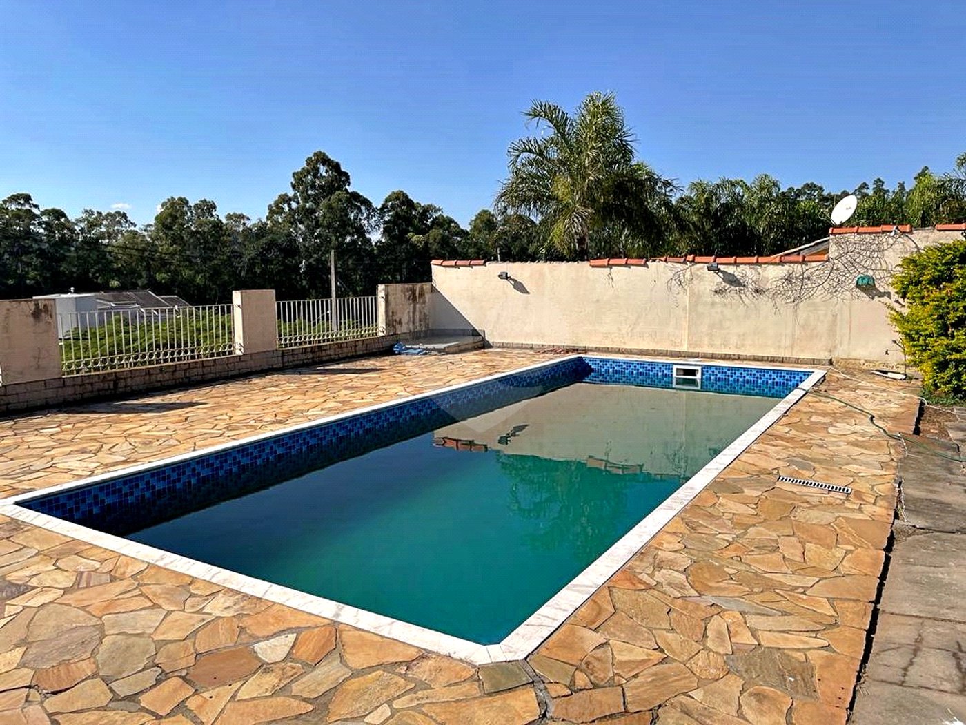 Casa à venda com 4 quartos, sendo 3 suítes,  no condomínio Terras de Santa Teresa, Itupeva - SP