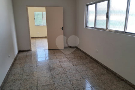 Sobrado para alugar com 4 quartos, sendo 2 suítes, em Interlagos, São Paulo, SP