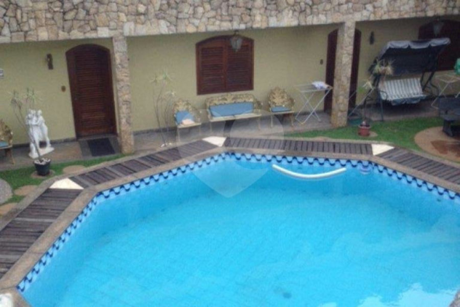 Casa à venda com 4 quartos, sendo 3 suítes, em Vila Paiva, São Paulo, SP