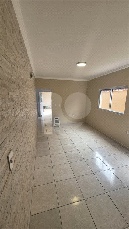 Sobrado à venda com 3 quartos, sendo 1 suíte, em Jardim Las Vegas, Santo André, SP
