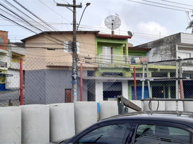 Sobrado à venda com 6 quartos em Jardim Quarto Centenário, Mauá, SP