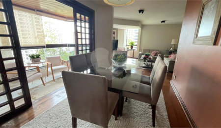 Apartamento à venda com 3 quartos, sendo 1 suíte, em Vila Andrade, São Paulo, SP
