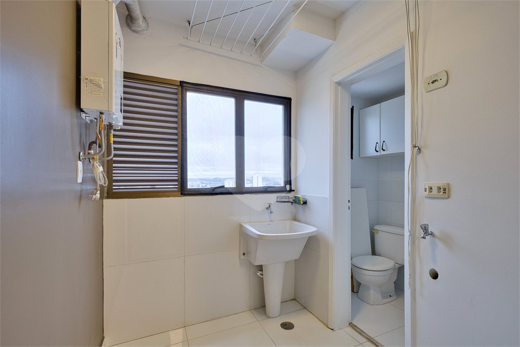 Apartamento à venda com 3 quartos, sendo 1 suíte, em Alto da Boa Vista, São Paulo, SP