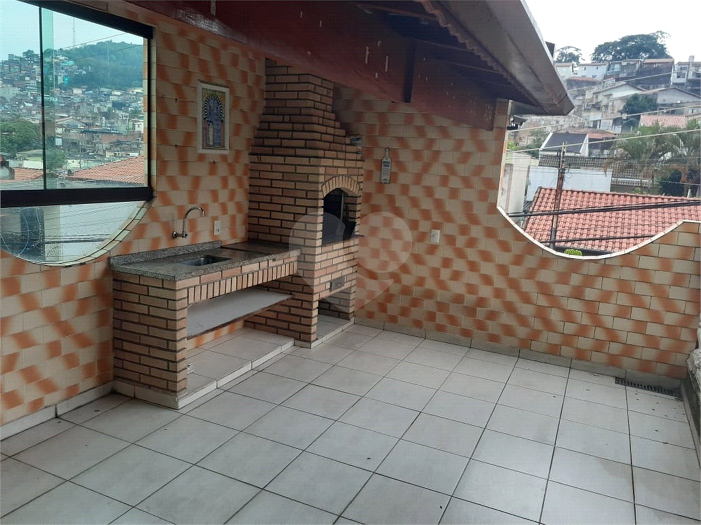 Sobrado à venda com 4 quartos, sendo 2 suítes, em Tremembé, São Paulo, SP