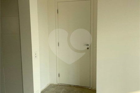 Apartamento à venda com 3 suítes em Jardim Caboré, São Paulo, SP