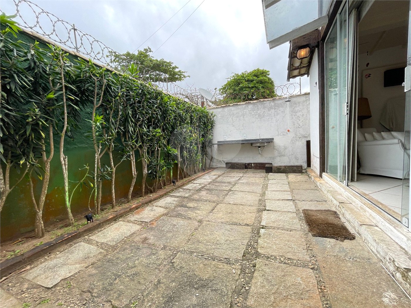 Casa em condomínio à venda ou para alugar com 3 quartos, sendo 1 suíte,  em Geribá, Armação dos Búzios, RJ