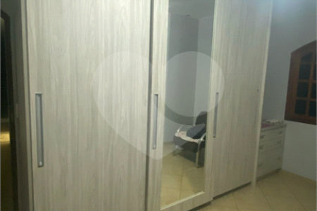 Sobrado à venda com 3 quartos, sendo 1 suíte, em Vila Virgínia, Itaquaquecetuba, SP