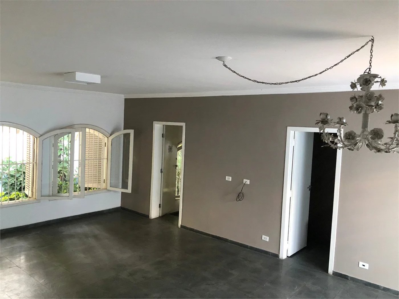 Casa Térrea à venda com 4 quartos, sendo 2 suítes,  em Jardim das Bandeiras, São Paulo, SP