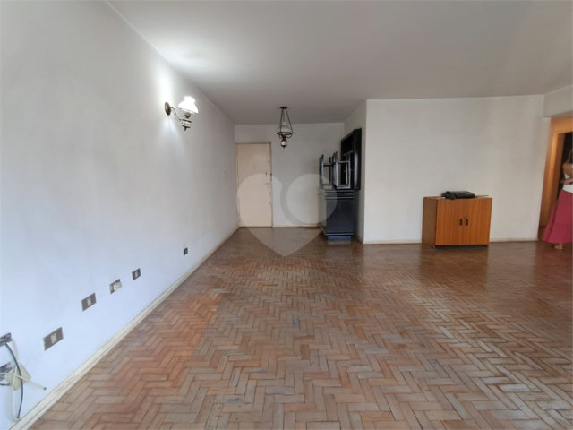 Apartamento à venda com 3 quartos, sendo 1 suíte,  em Paraíso, São Paulo, SP
