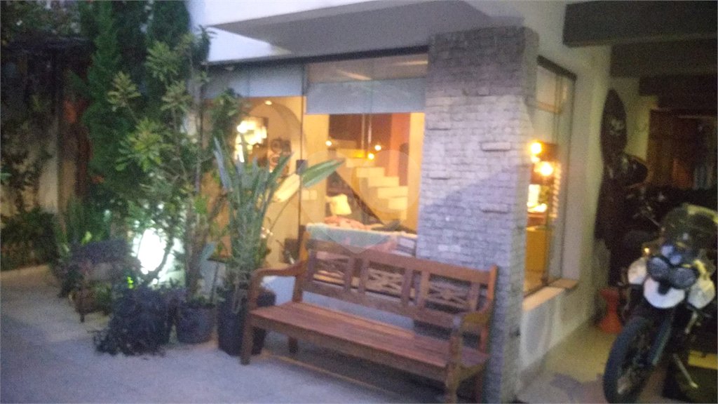 Casa à venda com 3 quartos, sendo 2 suítes, em Vila Mariana, São Paulo, SP