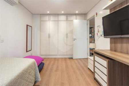 Apartamento à venda com 4 quartos, sendo 2 suítes,  em Jardim Parque Morumbi, São Paulo, SP