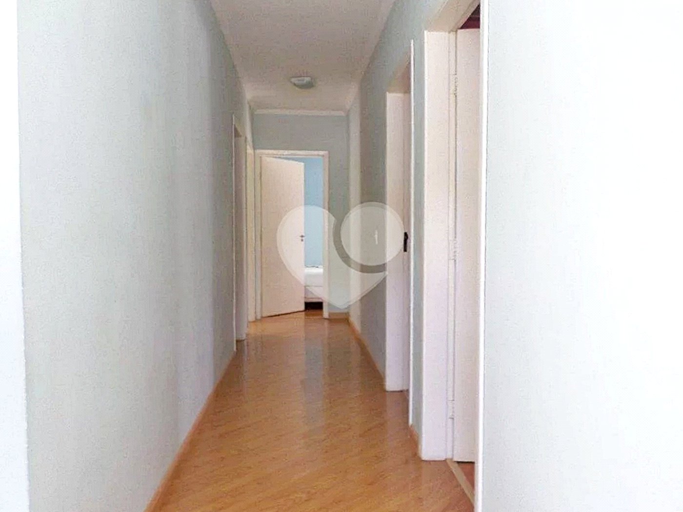 Casa à venda com 6 quartos, sendo 5 suítes,  no condomínio Conjunto Residencial Itaguaçu, São Paulo - SP