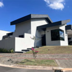 Casa à venda com 3 quartos, sendo 1 suíte, no condomínio Jardim Laguna, Indaiatuba - SP