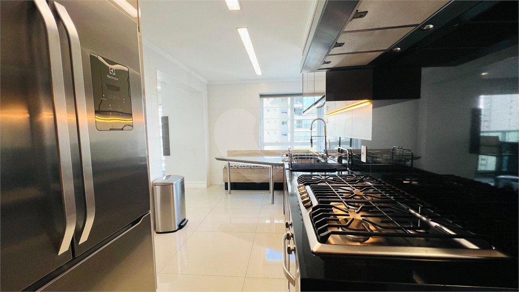 Apartamento à venda com 3 suítes em Campo Belo, São Paulo, SP