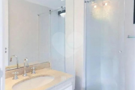 Apartamento à venda com 3 quartos, sendo 1 suíte,  em Cidade São Francisco, São Paulo, SP