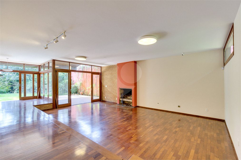 Casa Térrea à venda com 3 quartos, sendo 1 suíte, em Alto da Boa Vista, São Paulo, SP