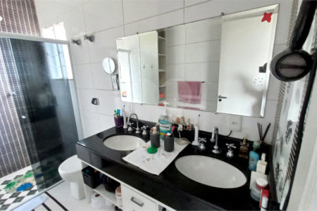 Sobrado à venda com 3 quartos, sendo 1 suíte, em Vila Gomes, São Paulo, SP