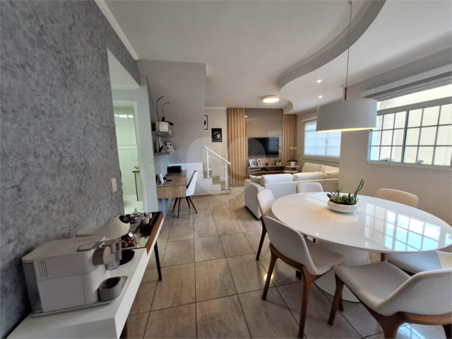 Casa à venda com 3 quartos, sendo 1 suíte,  no condomínio Villaggio Tronchim, São Paulo - SP