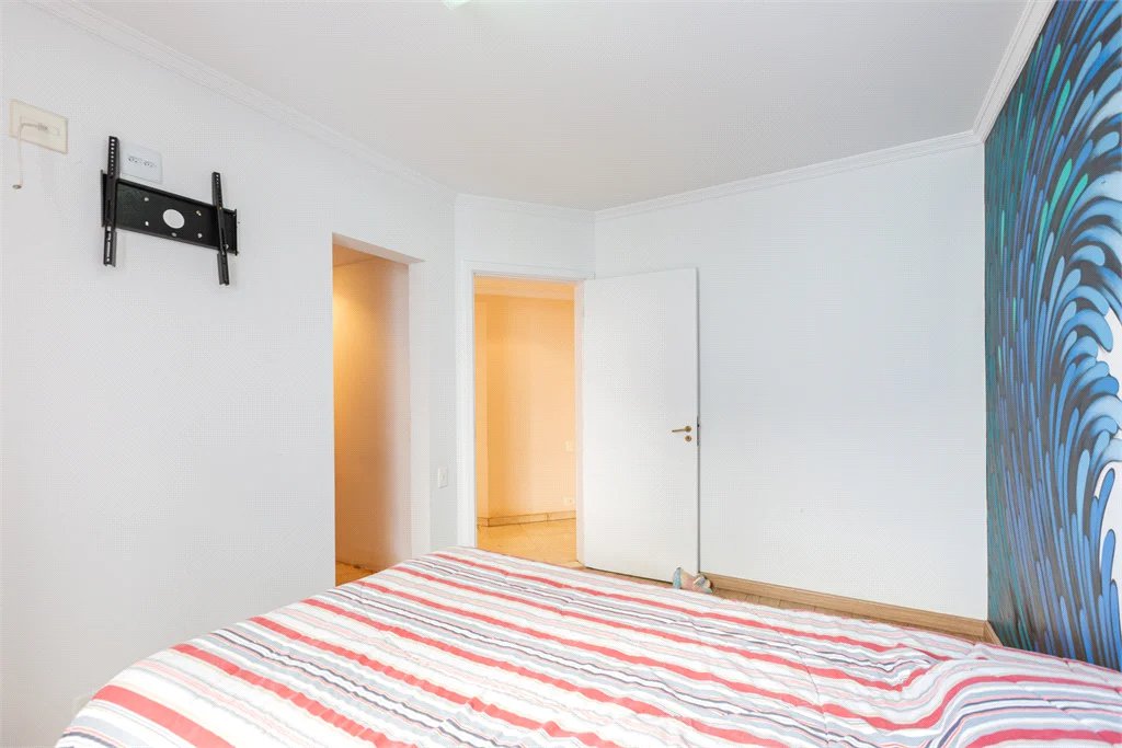Apartamento à venda com 4 quartos, sendo 3 suítes,  em Real Parque, São Paulo, SP