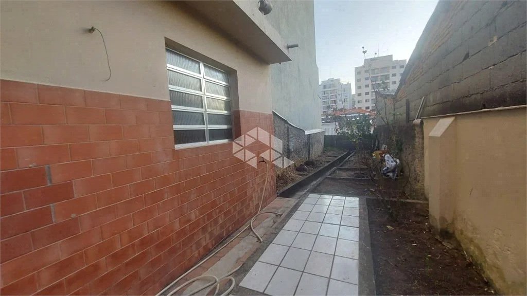 Casa à venda com 4 quartos, sendo 1 suíte,  em Lapa, São Paulo, SP
