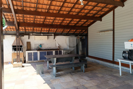 Casa à venda com 5 quartos, sendo 3 suítes, em Jardim Villaça, São Roque, SP