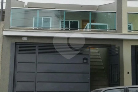 Casa à venda com 3 quartos, sendo 1 suíte, em Vila Nivi, São Paulo, SP