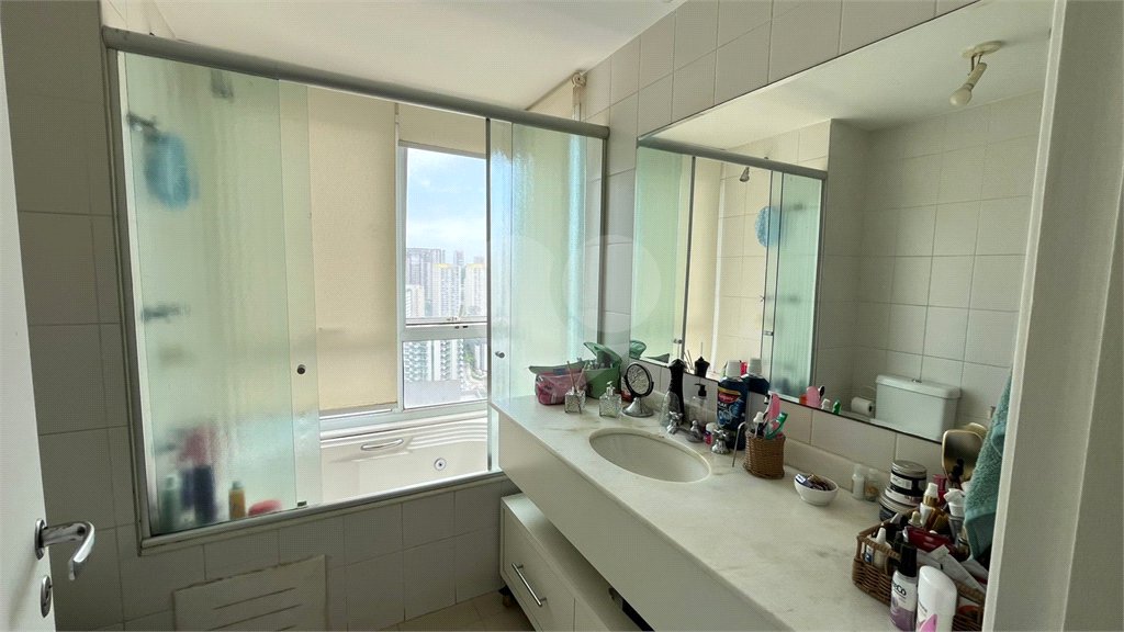 Apartamento à venda com 4 quartos, sendo 3 suítes, em Vila Andrade, São Paulo, SP