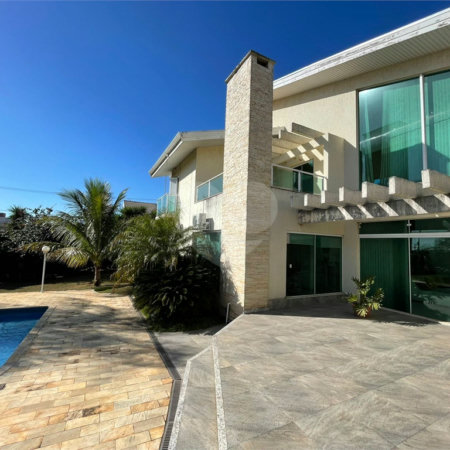 Casa à venda com 4 suítes no condomínio Haras Paineiras, Salto - SP