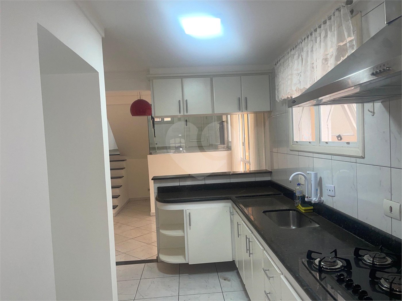 Casa à venda com 3 quartos, sendo 1 suíte,  no condomínio Vilagio Viccino, São Paulo - SP