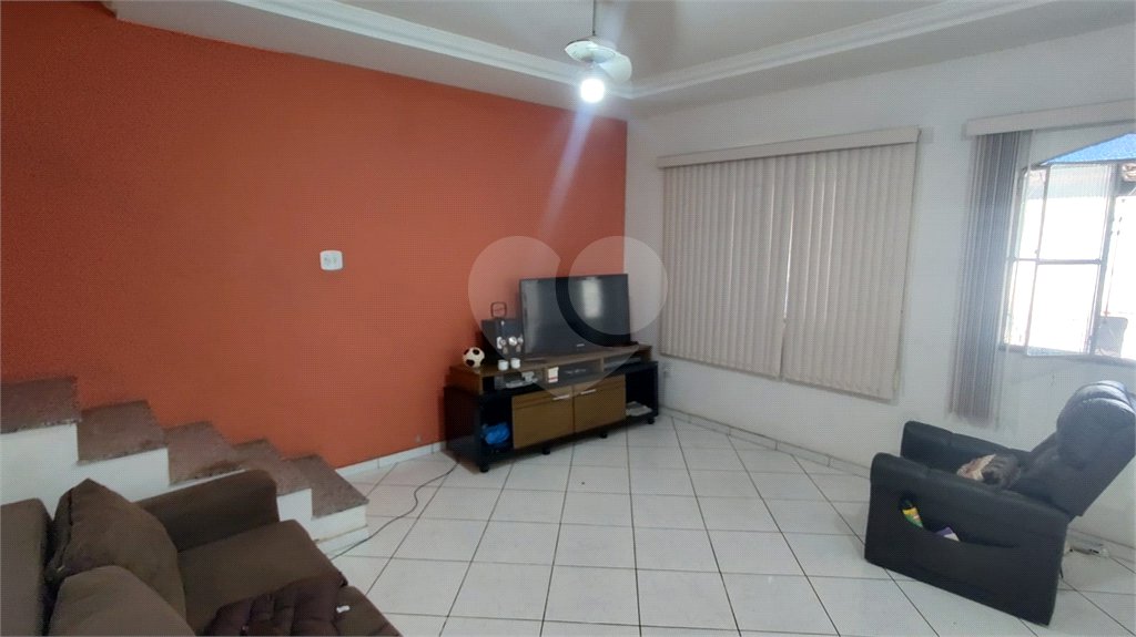 Casa à venda com 3 quartos, sendo 1 suíte, em Cosmos, Rio de Janeiro, RJ