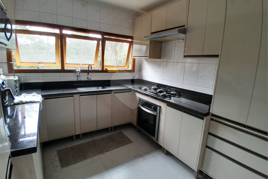 Casa Térrea à venda com 5 quartos, sendo 2 suítes,  em Roseira, Mairiporã, SP