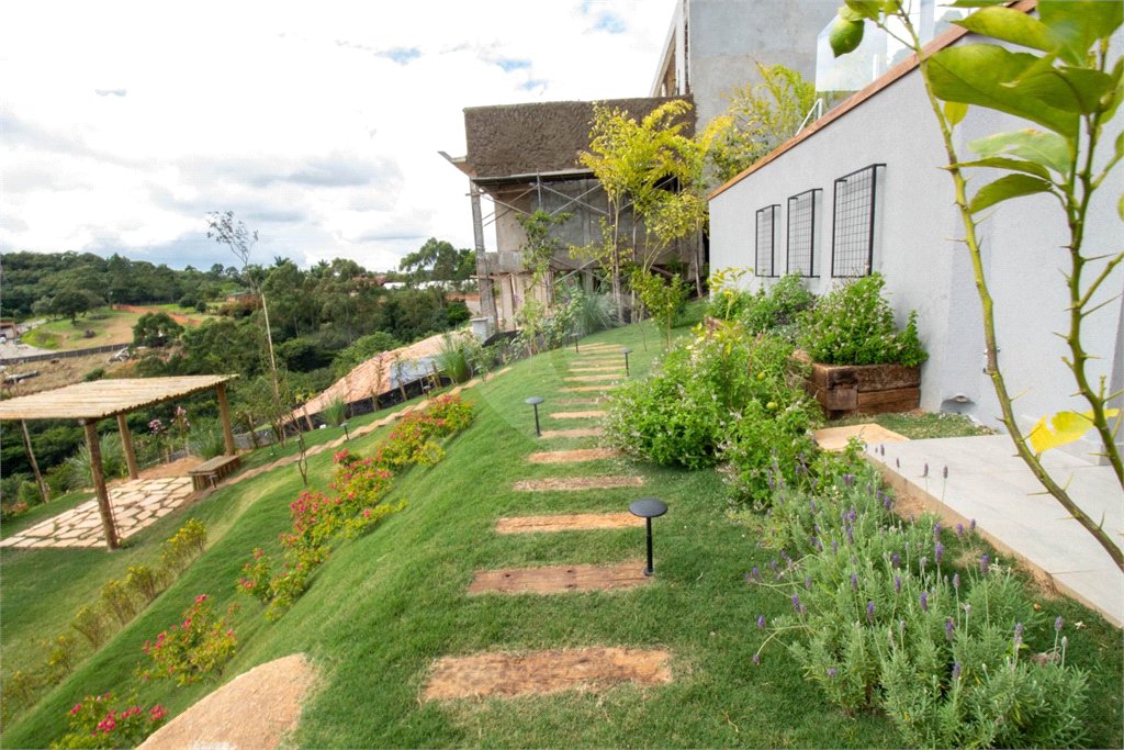 Casa à venda com 5 quartos, sendo 4 suítes, em Vila Darcy Penteado (mailasqui), São Roque, SP