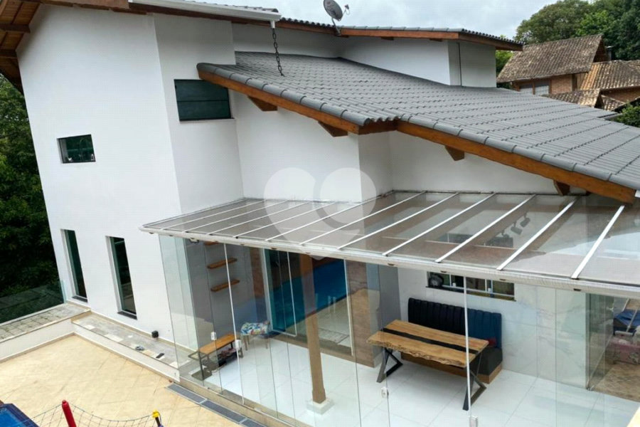 Casa à venda ou para alugar com 4 suítes no condomínio Associação Reserva das Hortênsias, Mairiporã - SP
