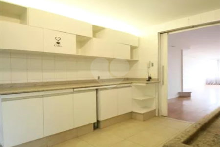 Apartamento à venda com 3 quartos, sendo 2 suítes,  em Paraíso do Morumbi, São Paulo, SP