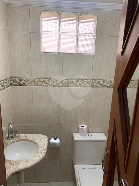 Casa à venda com 3 quartos, sendo 2 suítes,  no condomínio Residencial Jardins, São Bernardo do Campo - SP