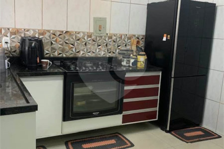 Sobrado à venda com 3 quartos, sendo 1 suíte, em Vila São Paulo, Mogi das Cruzes, SP