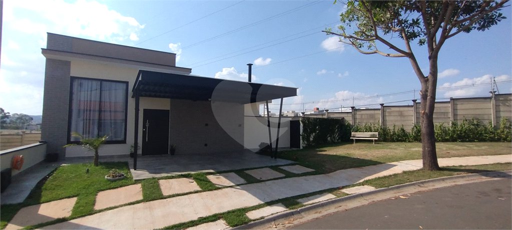 Casa à venda com 3 quartos, sendo 1 suíte, no condomínio Vila Paraty, Indaiatuba - SP