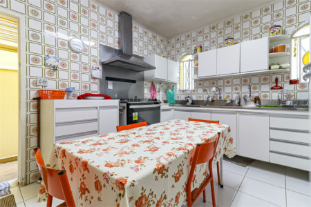 Casa à venda com 3 quartos, sendo 1 suíte, em Mirandópolis, São Paulo, SP