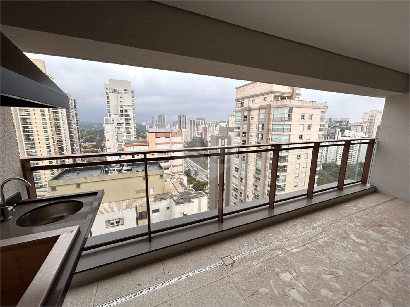Apartamento à venda com 2 suítes em Campo Belo, São Paulo, SP