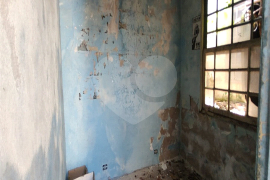 Casa à venda com 6 quartos, sendo 2 suítes,  no condomínio Doutor Francisco Ranieri, São Paulo - SP