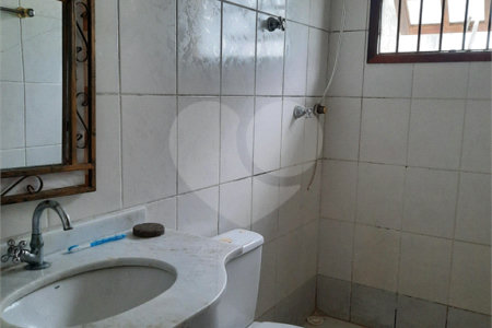 Sobrado à venda com 3 quartos, sendo 1 suíte,  em Vila Suissa, Mogi das Cruzes, SP