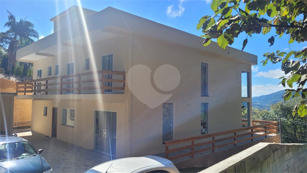 Casa à venda com 4 suítes no condomínio Sausalito, Mairiporã - SP